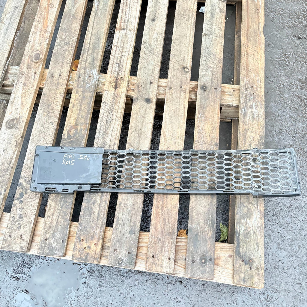 Fiat 500 312 2007-2015 Front Bumper Lower Centre Grille Mesh Insert Pre-Facelift
