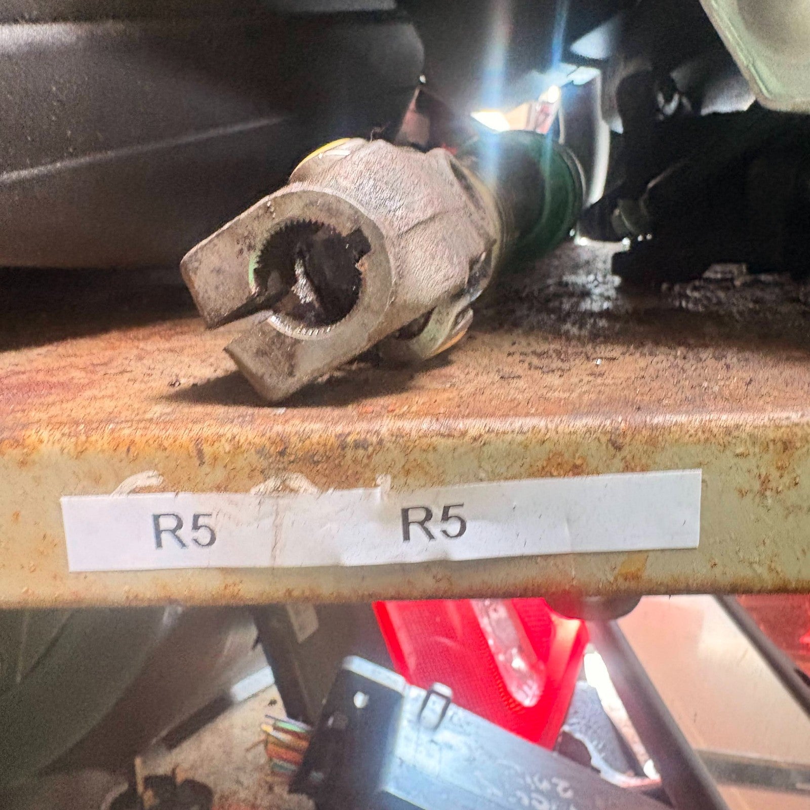 BMW 6 SERIES E63 E64 2003-10 LOWER STEERING COLUMN COUPLING SHAFT 220-105 4524C