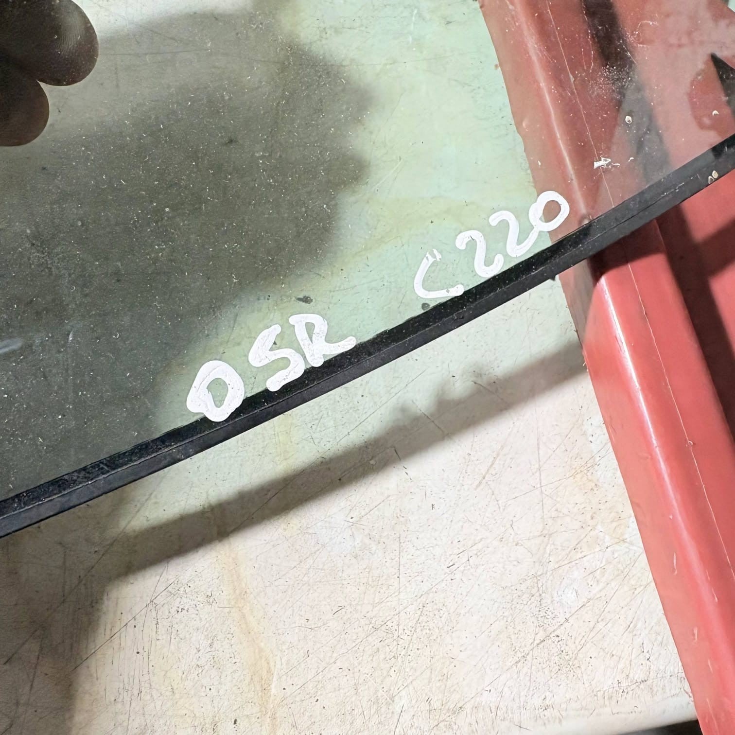 MERCEDES BENZ W203 C CLASS SALOON REAR WINDOW QUARTER GLASS OSR SIDE 43R-001193