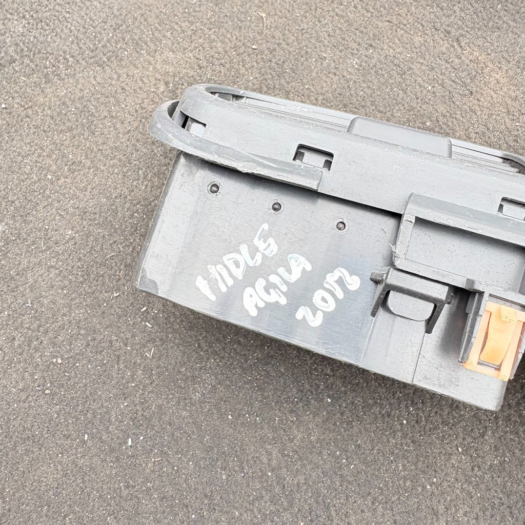 Vauxhall Agila B 2008-2014 Centre Dash Air Vent Hazard Switch 73841-51K0