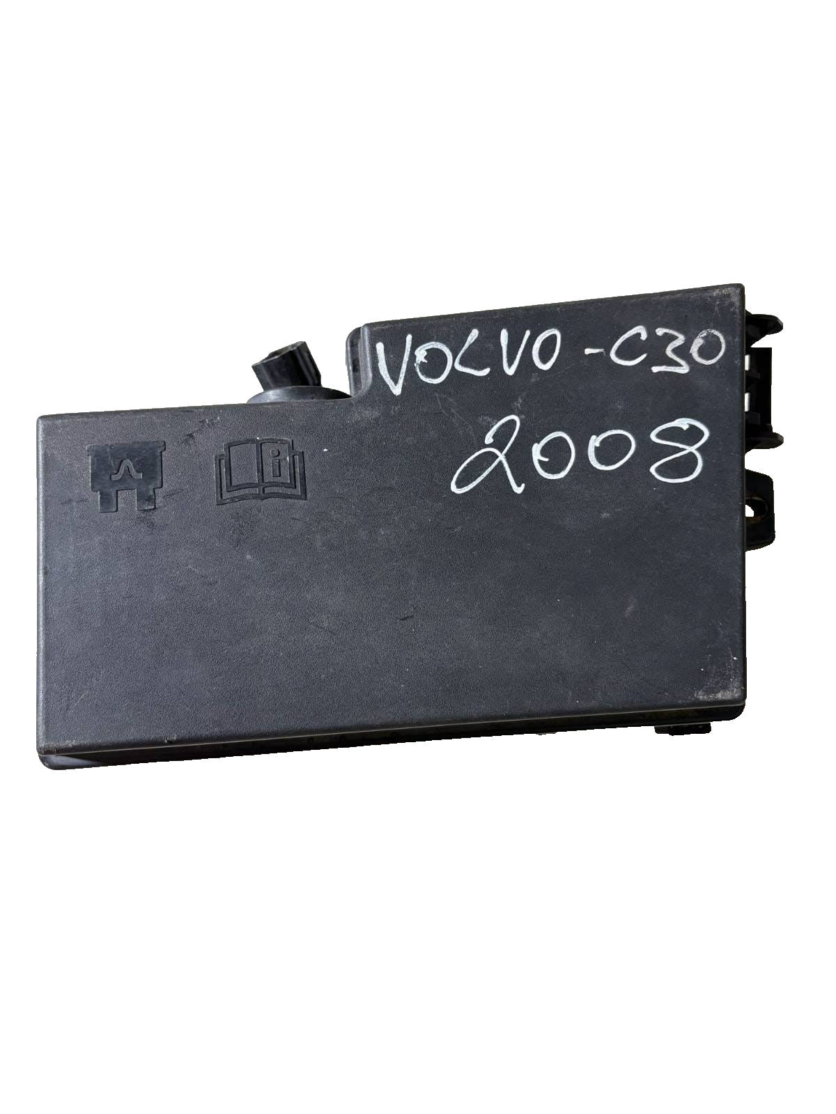 VOLVO C30 MK1 06-12 FUSE BOX 8688040