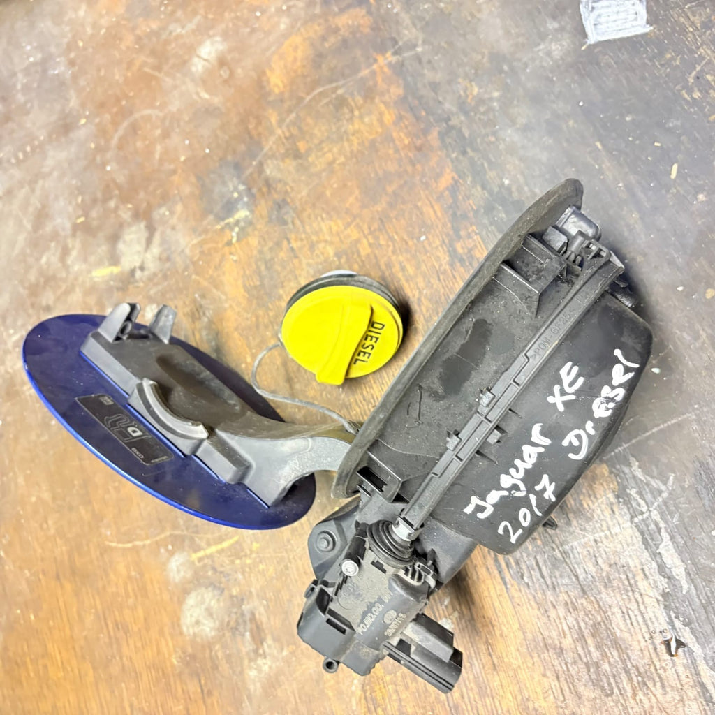 VAUXHALL MOKKA 2017 Diesel fuel flap borocay blue 95147032