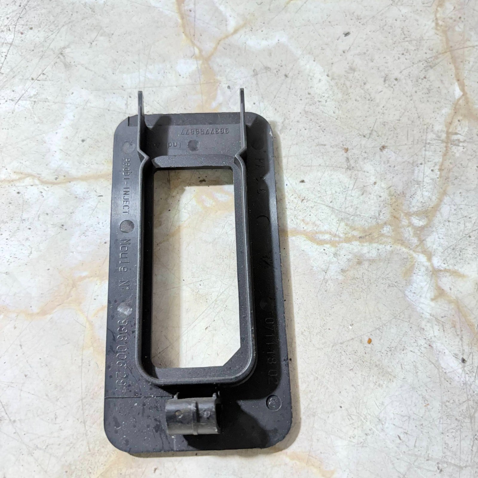 Citroen DS3/DS 3 2010-2019 Passenger Side Rear Roof Light Trim Bezel 996006297