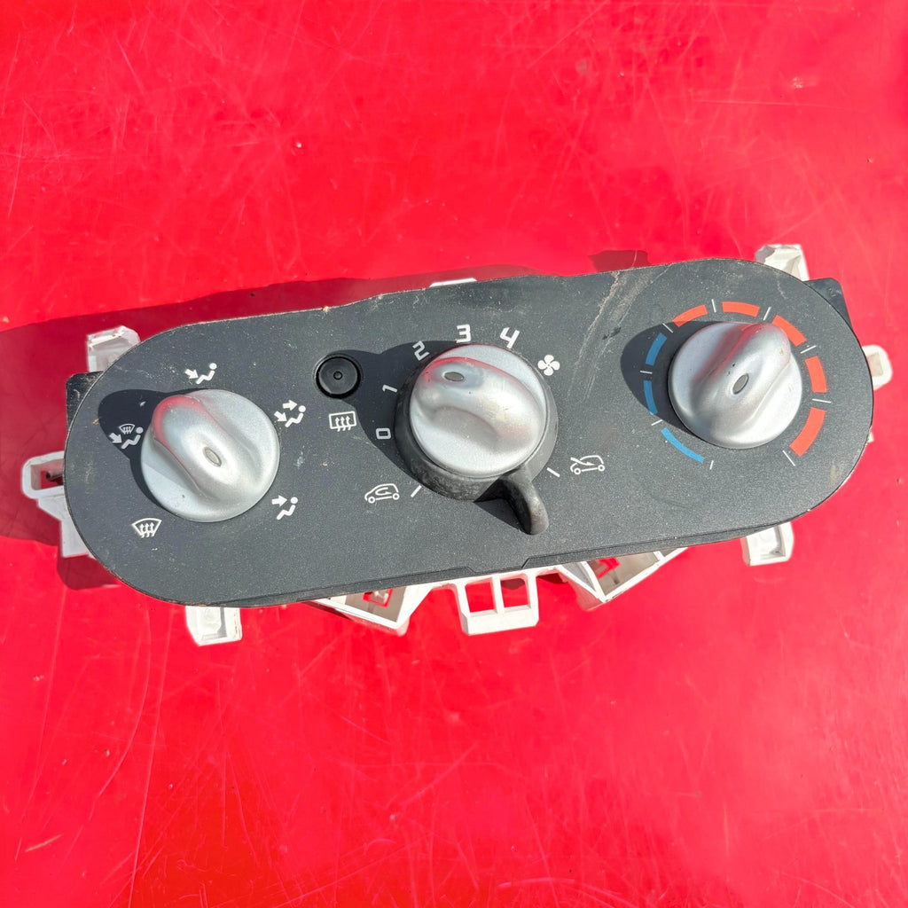 Climate Control Renault Twingo MK2 HEATER CONTROL SWITCH PANEL 2007-2014