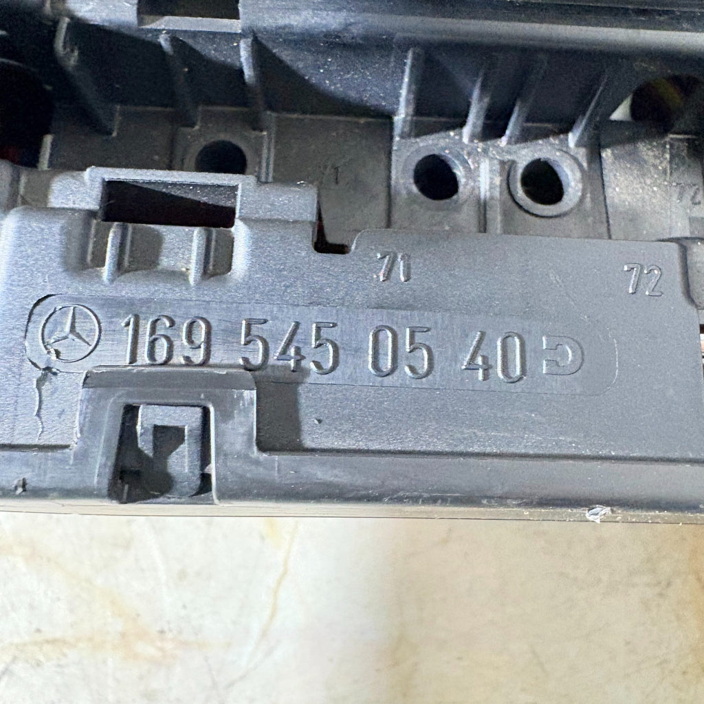 Mercedes A-Class W169 B-Class W245 Fuse Box Relay Unit A1695450540 04-12 05-11