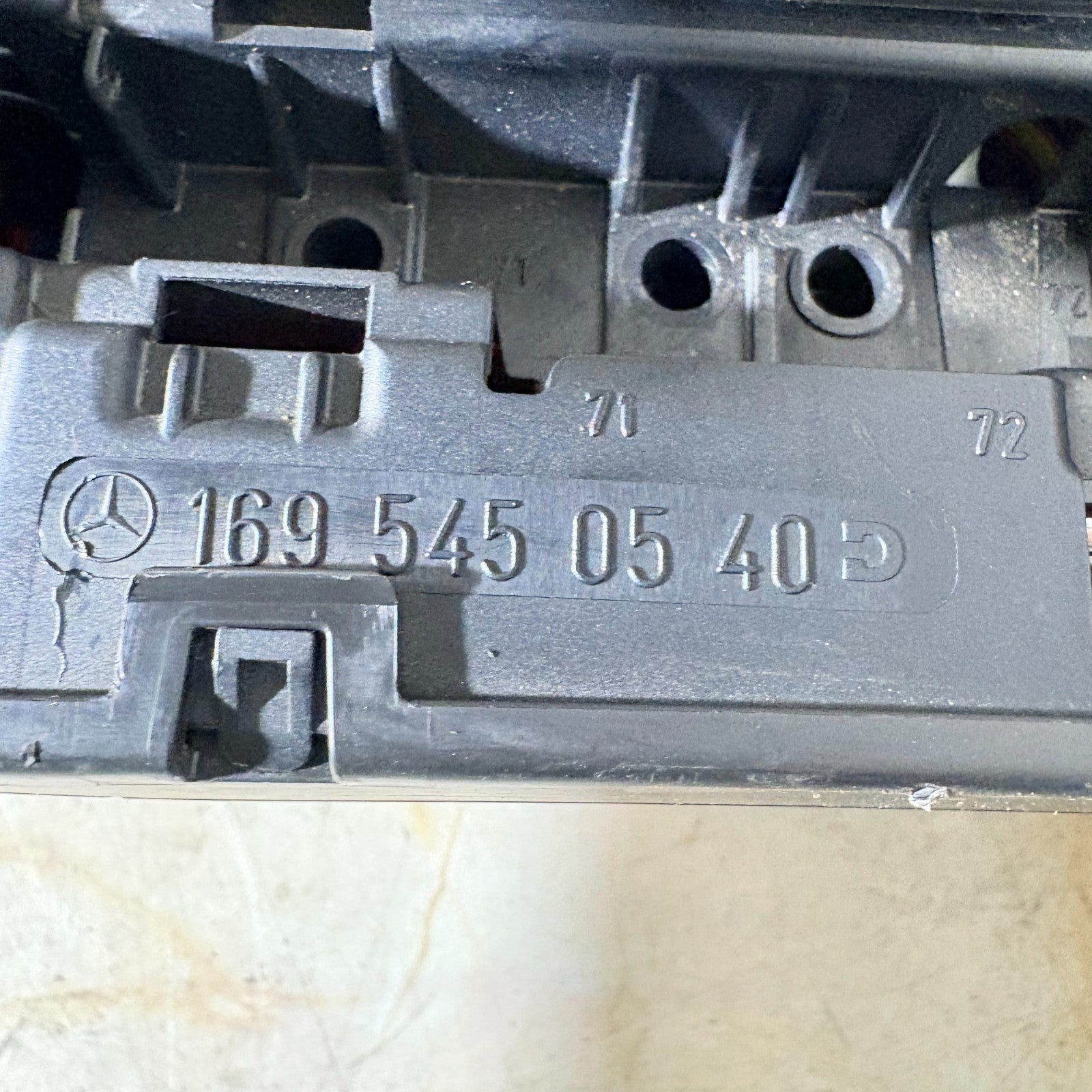 Mercedes A-Class W169 B-Class W245 Fuse Box Relay Unit A1695450540 04-12 05-11