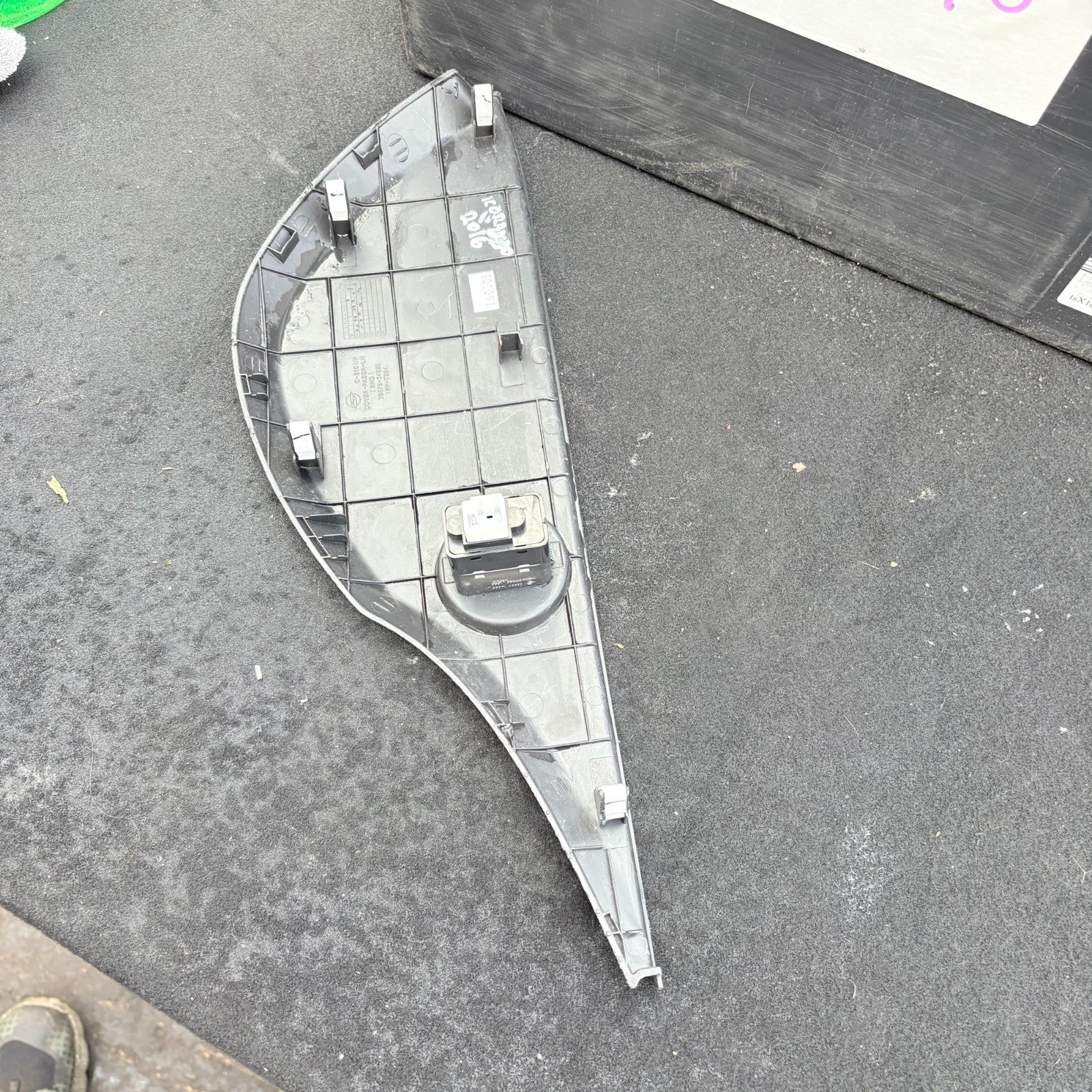 Korando 2016 Fuse Box Cover 76665-34920