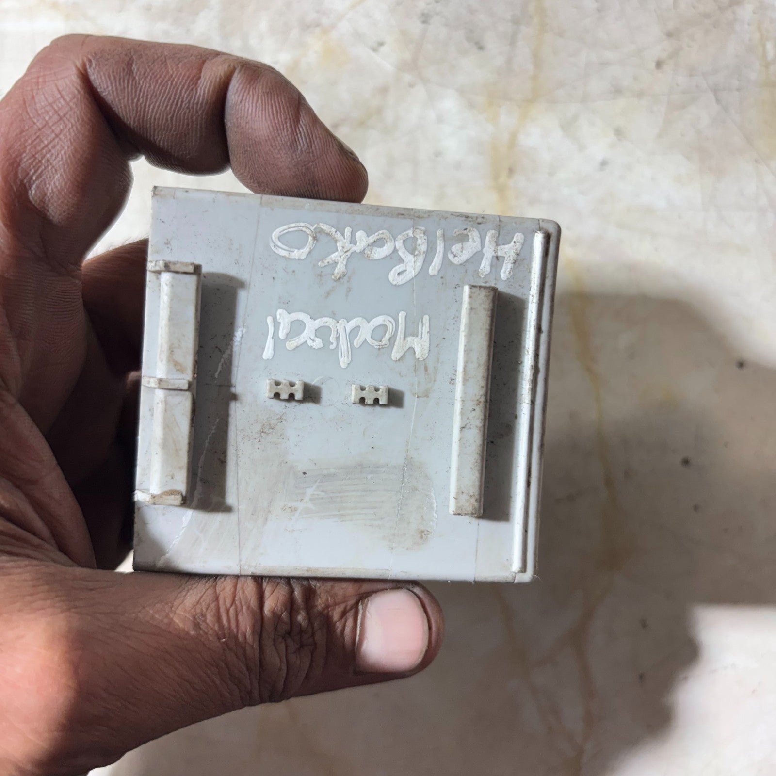 BMW HELBAKO ENGINE CONTROL UNIT MODULE SENSOR 55892110