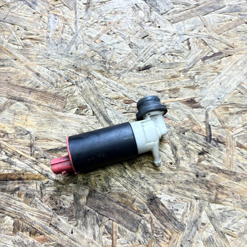 Toyota Avensis / Corolla 1998 - 2008 Rear Window Windscreen Wiper Washer Pump