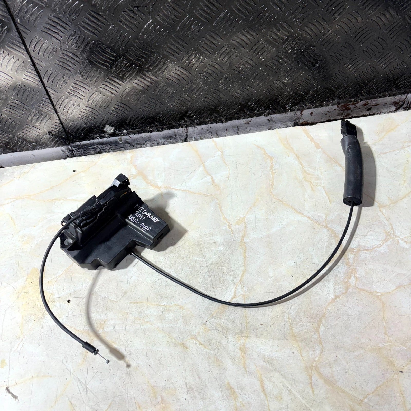 Renault Megane MK3 08-16 Front Left Nearside Door Lock Mechanism 805030001R