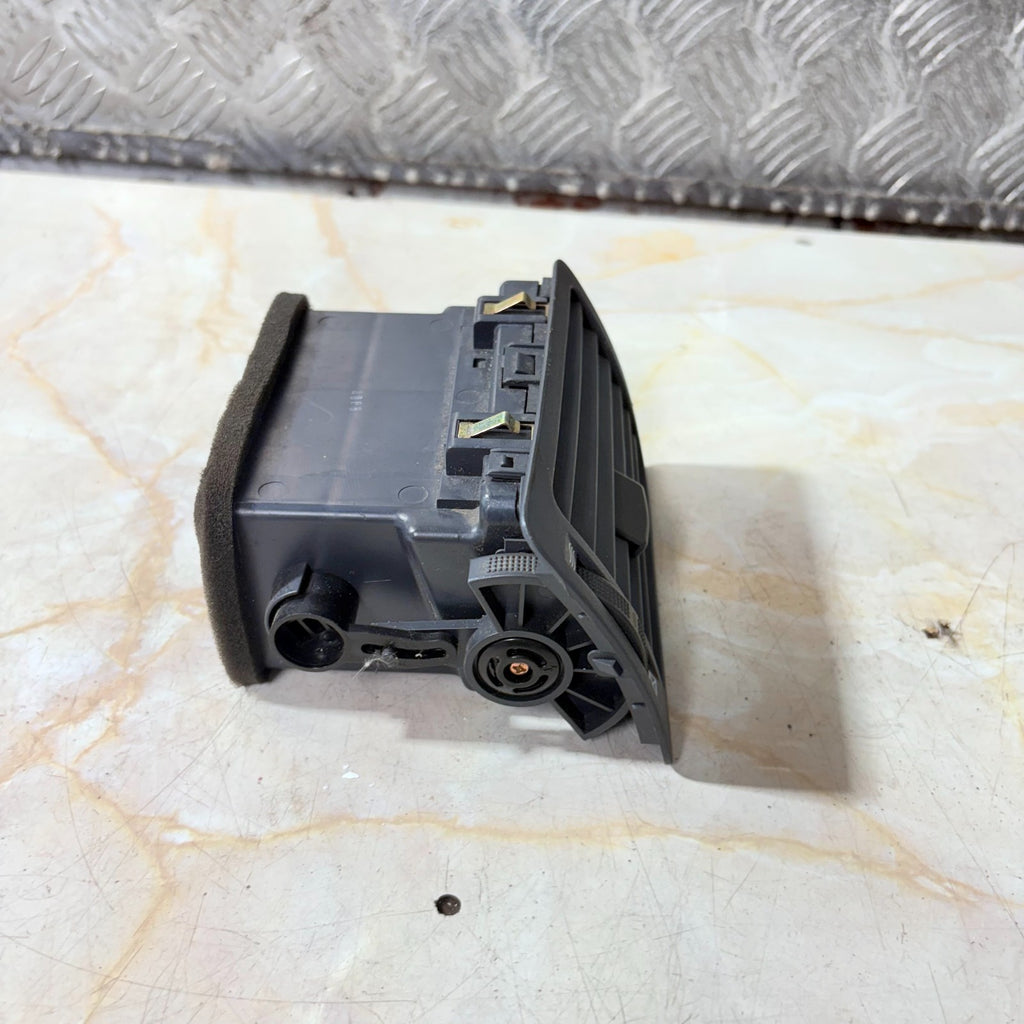 Kia Carens 2002-2006 Dashboard Air Vent Driver Right OSF Heater A/C Outlet
