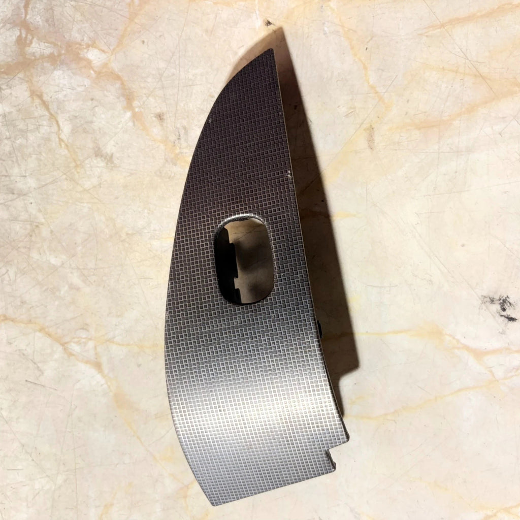 MERCEDES C CLASS 00-08 FRONT PASSENGER LEFT WINDOW SWITCH TRIM