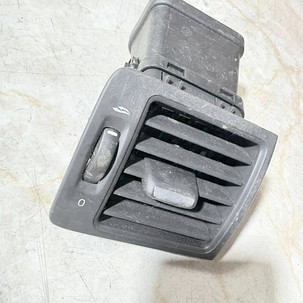 Volvo V50 2009 Dash Air Vent Heater Grille Right Side