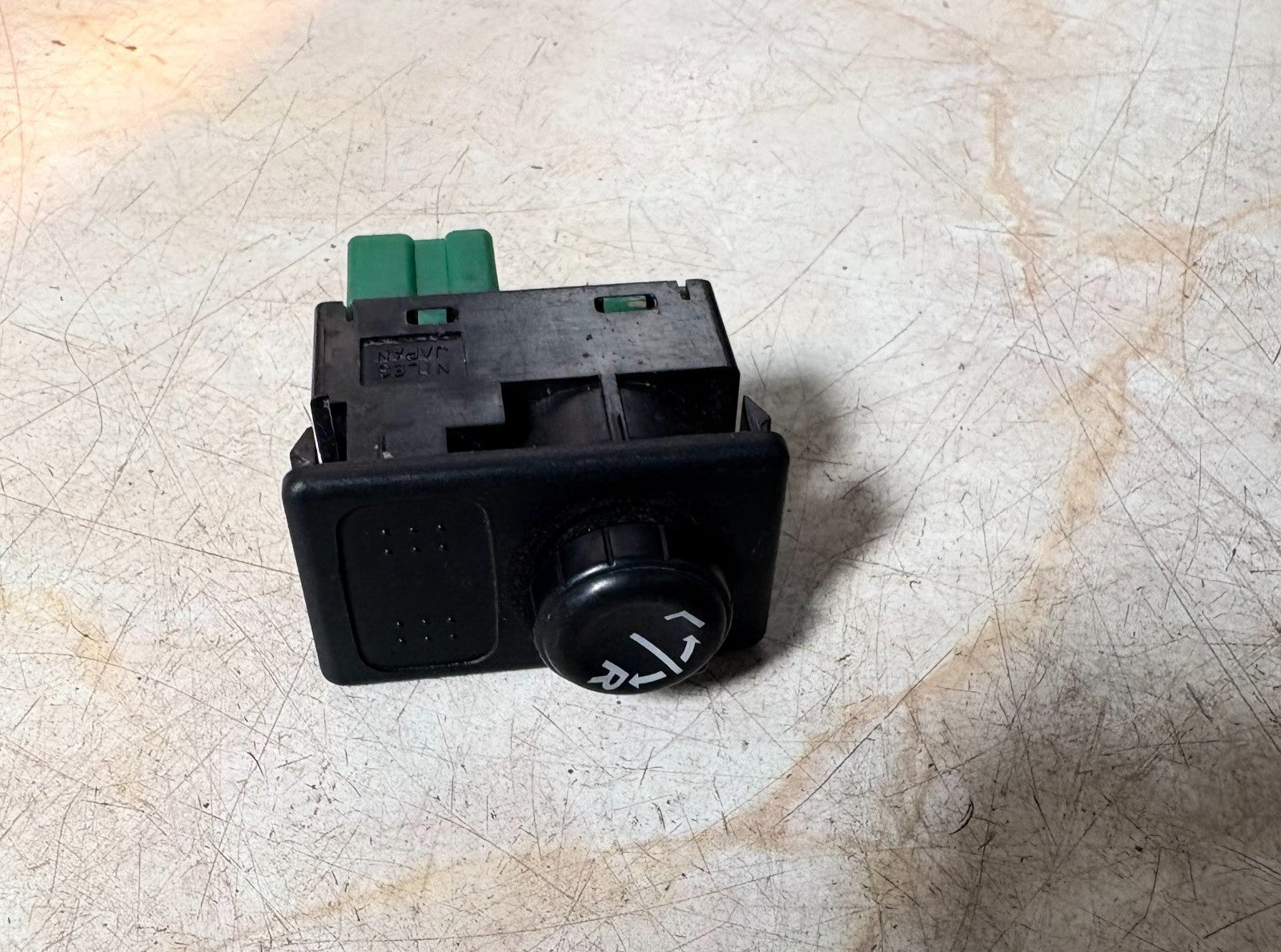 Nissan Primera P12 Almera N16 Navara D22 Electric Mirror Control Switch