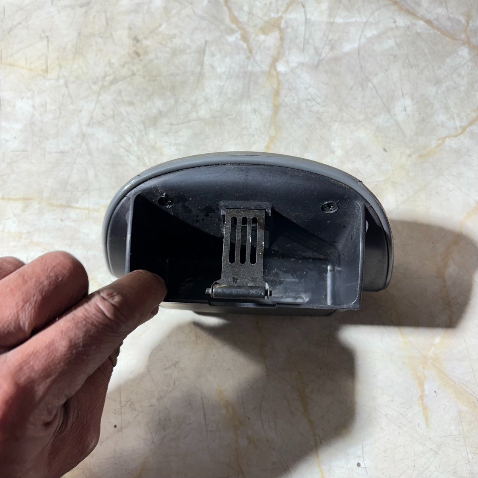2001-2006 Hyundai Santa Fe Rear Center Console Ash Tray Ashtray Assembly