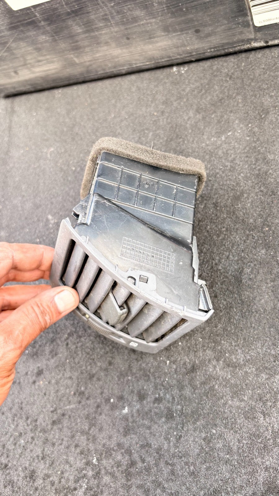KIA SORENTO MK1 HEATER DASHBOARD AIR VENT PASSENGER FRONT SIDE 97480-3E000 2005
