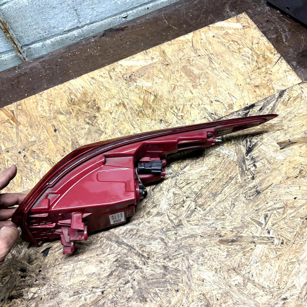 KIA SPORTAGE MK4 LEFT PASSENGER REAR LIGHT