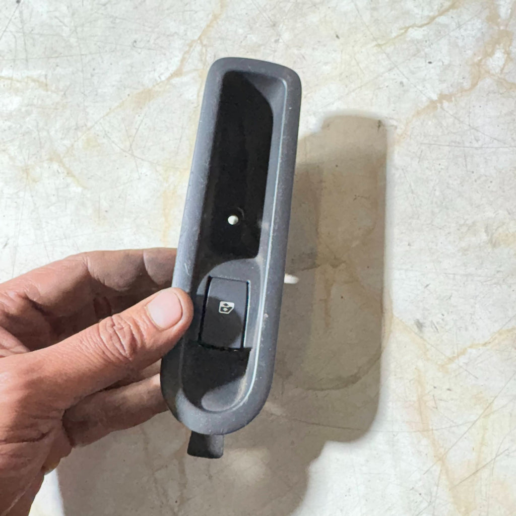 Renault Scenic 2005 Window Switch Right Rear Driver Side