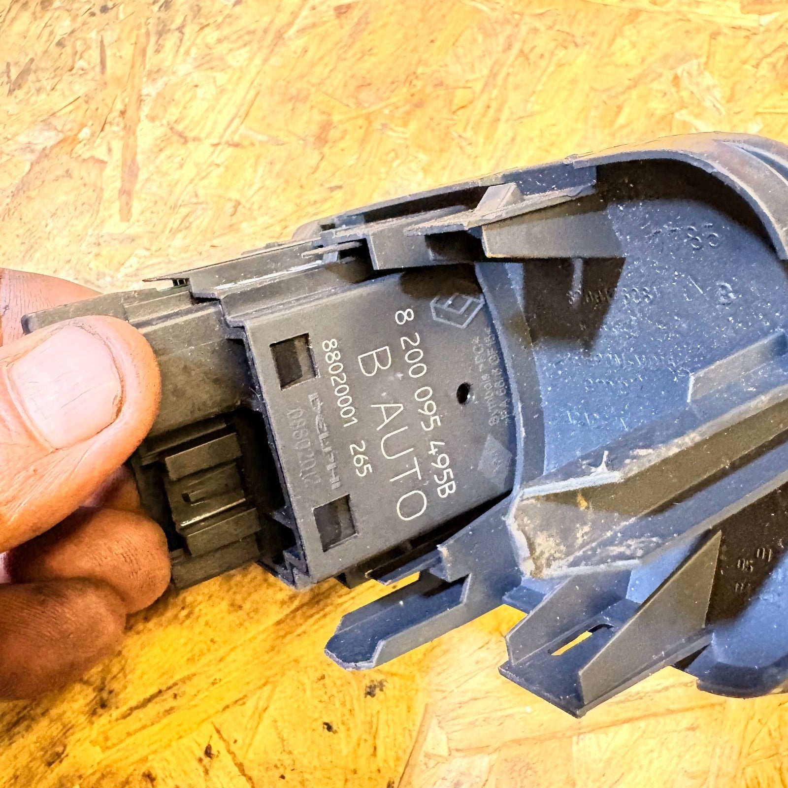 RENAULT MEGANE 2005 HEADLIGHT ADJUSTER LEVEL SWITCH 88020001