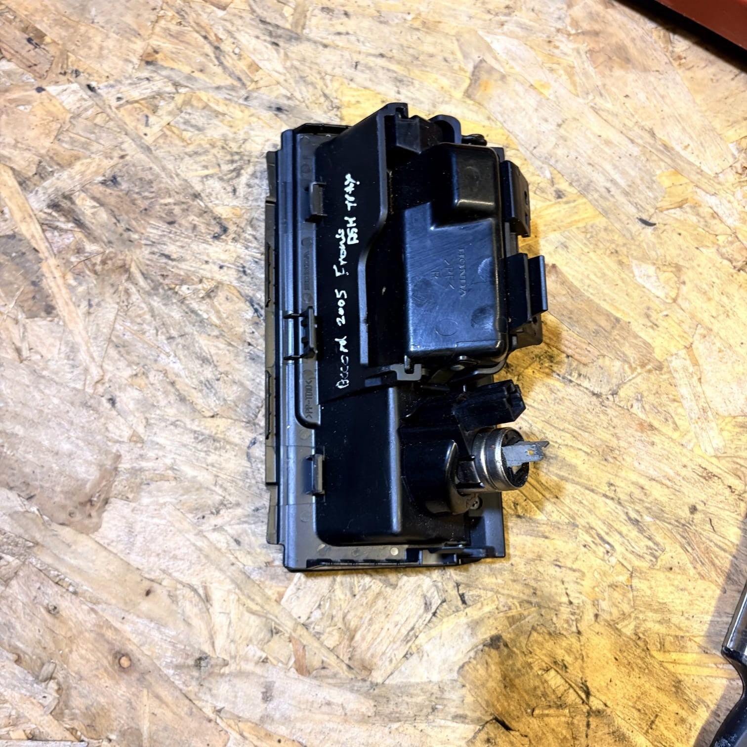 Honda Accord 2002-2008 Tourer CM1 CM2 CN2 Centre Console Ashtray 12V Socket
