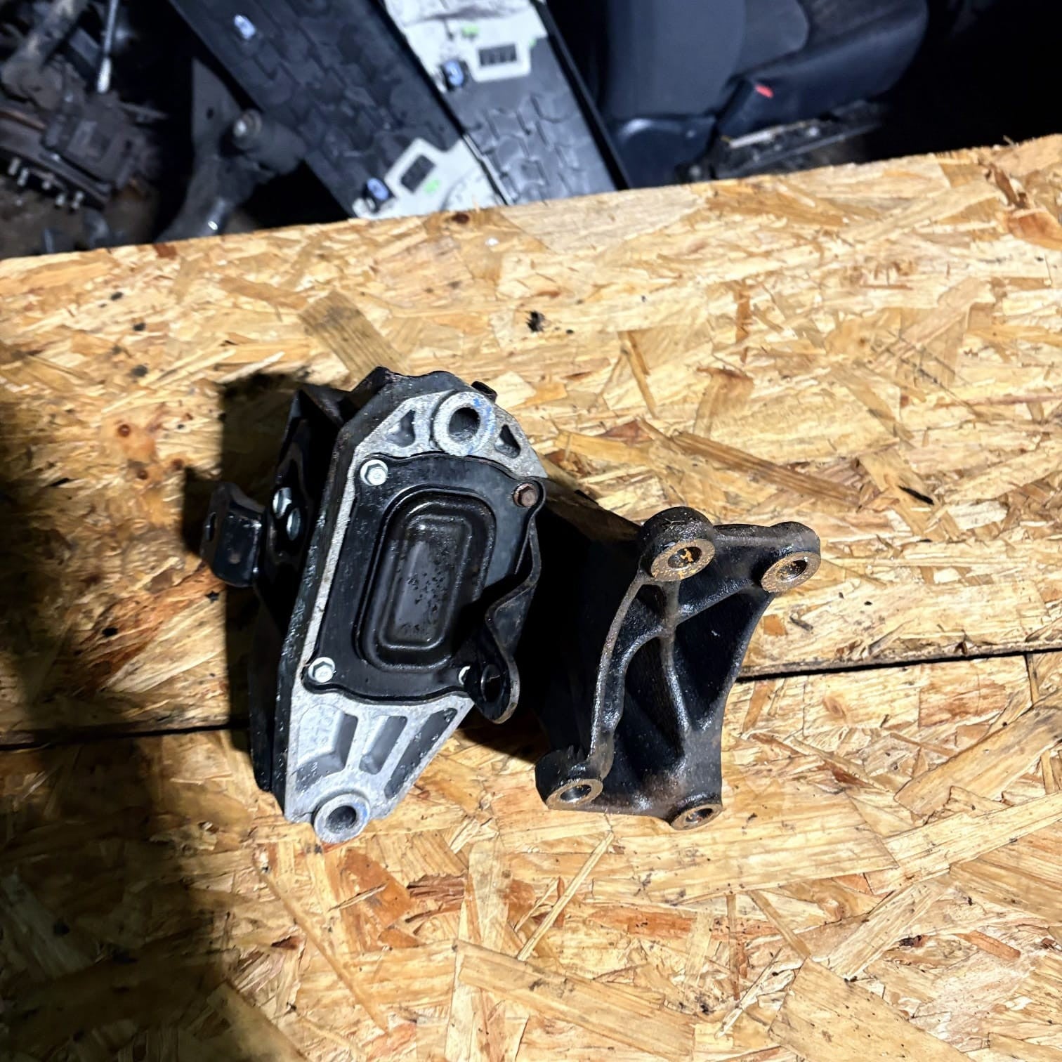 KIA SPORTAGE MK4 GEARBOX MOUNT BRACKET MANUAL RIGHT SIDE 21830-F1800