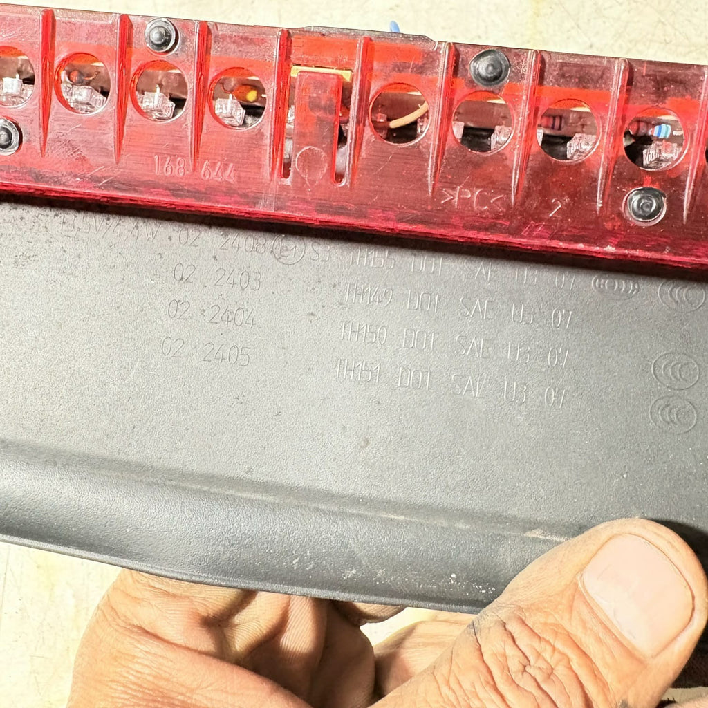 BMW 3 SERIES E90 E91 TAIL LIGHT THIRD BRAKE LIGHT LIMO A046811
