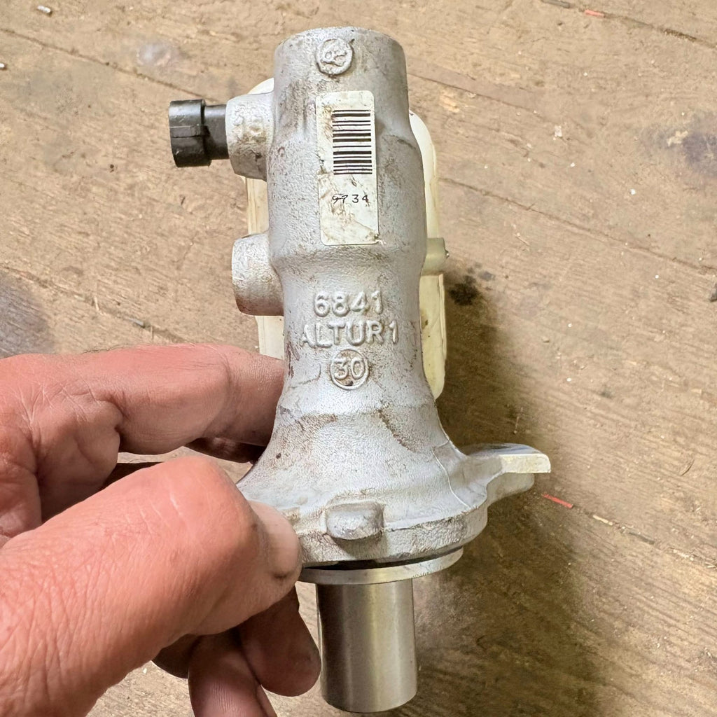 FIAT 500 2016 BRAKE MASTER CYLINDER & RESERVOIR 32069666