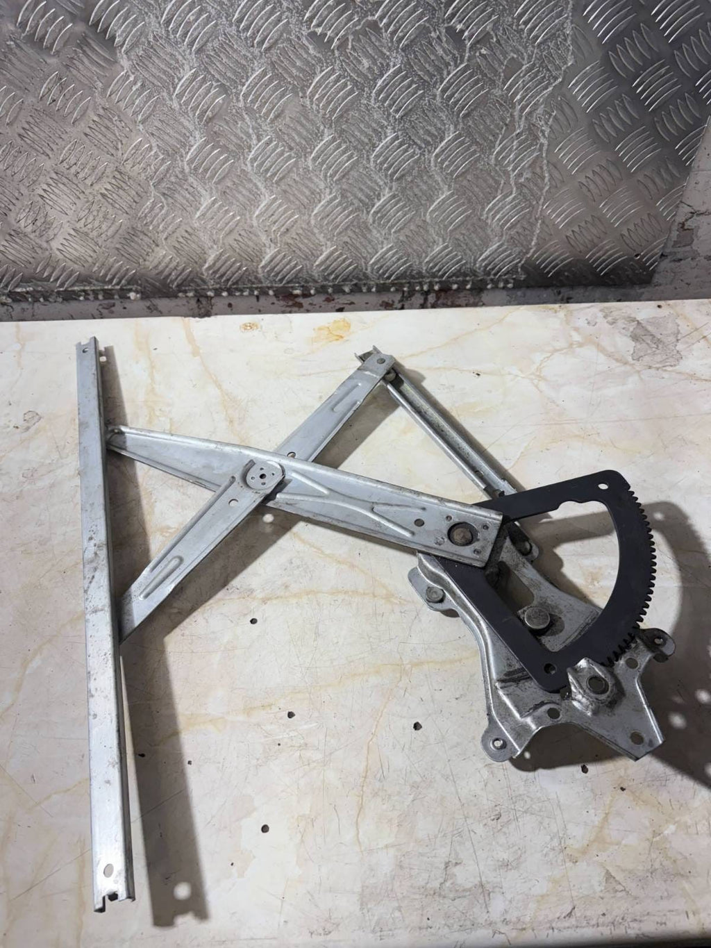 Chevrolet Kalos Passenger Side Front Electric Window Regulator