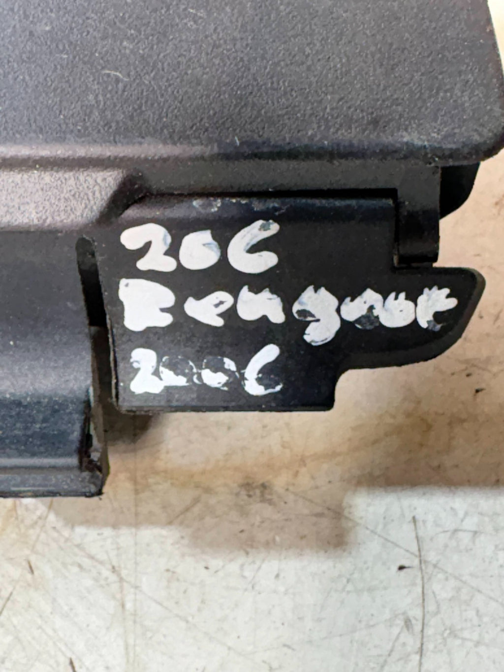 2006 Peugeot 206 ashtray 9627639377