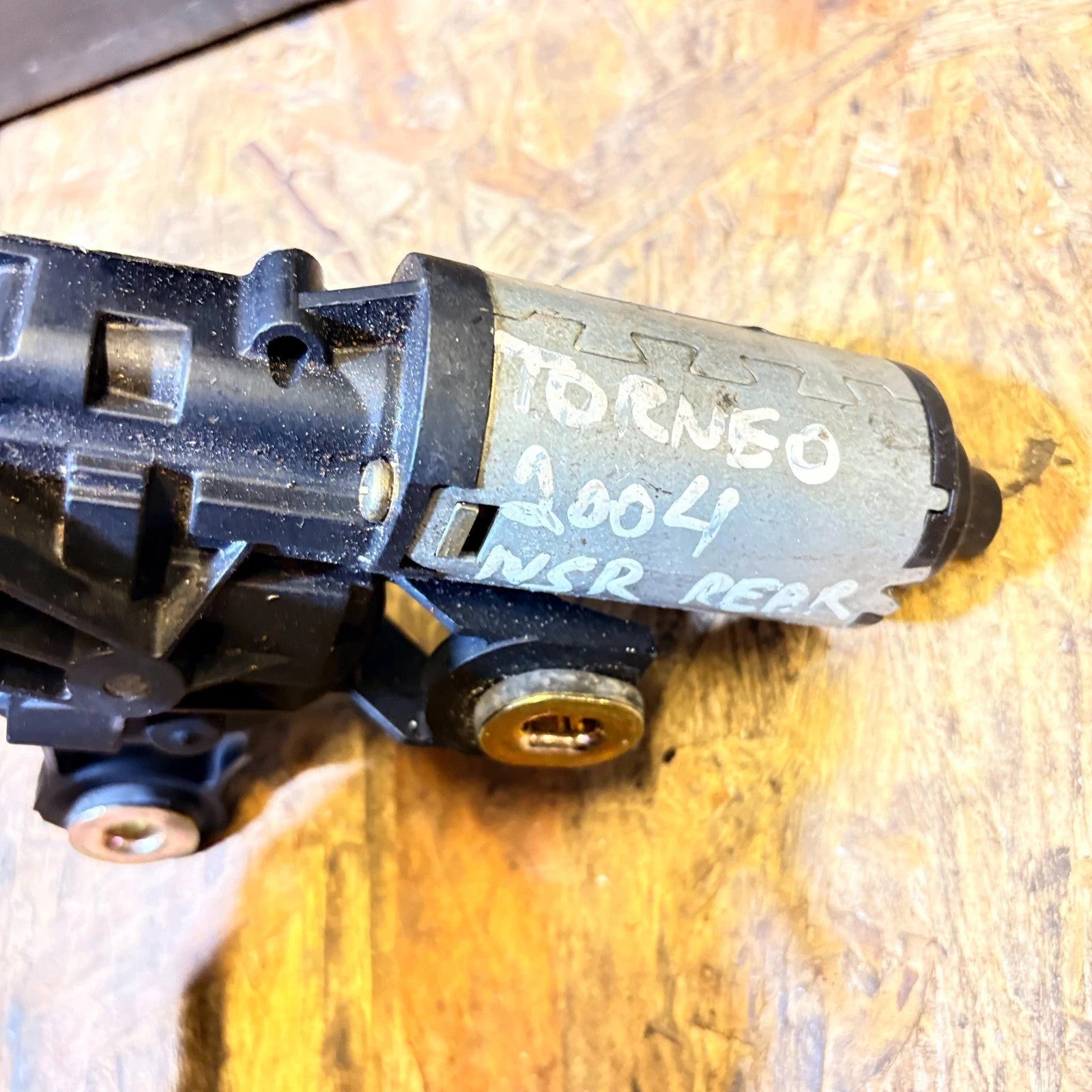 FORD TORNEO 2004 REAR LEFT WIPER MOTOR 404737C 2T14-17W401-AC