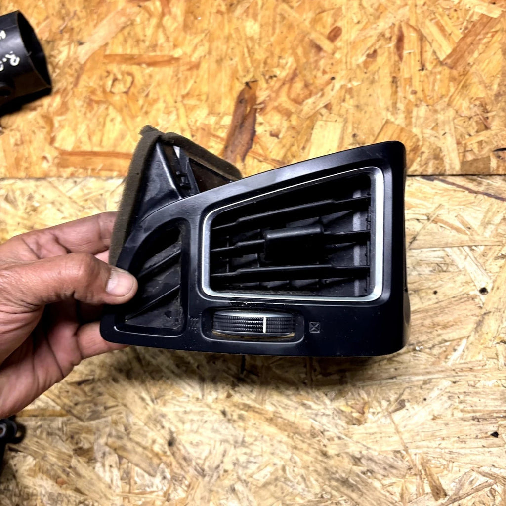 Ford C-Max Kuga 2015-2019 Dash Air Vent Passenger Left F1CB-R018B09-ABW