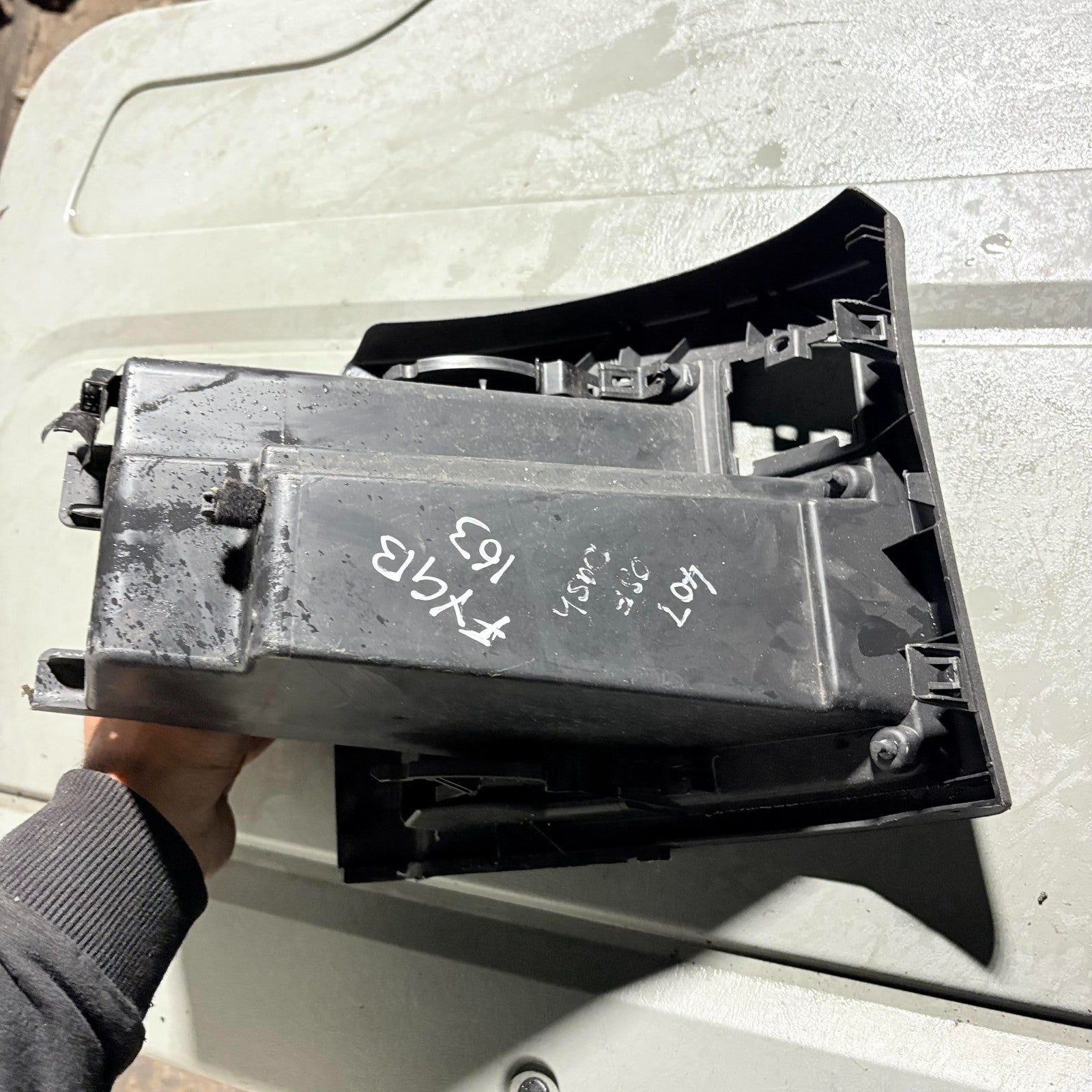 PEUGEOT 407 2008 DRIVERS SIDE FRONT DASHBOARD COMPARTMENT BOX 9647299277