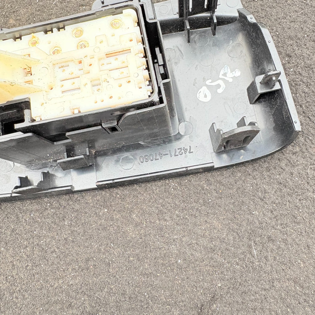 2009-2015 TOYOTA PRIUS 1.8 HYBRID DRIVER SIDE RIGHT REAR WINDOW CONTROL SWITCH
