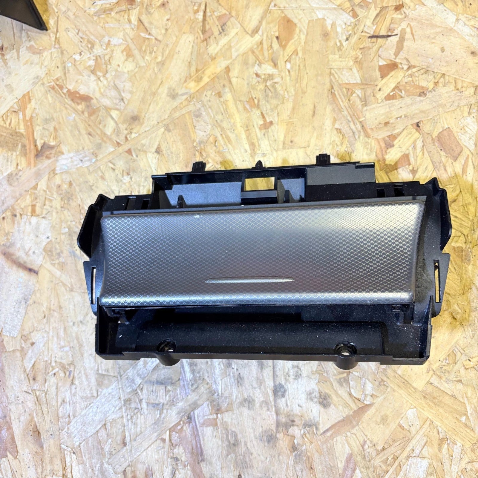 Jaguar S-Type R Centre Console Ashtray 1999-2008 2R83-8104822-A