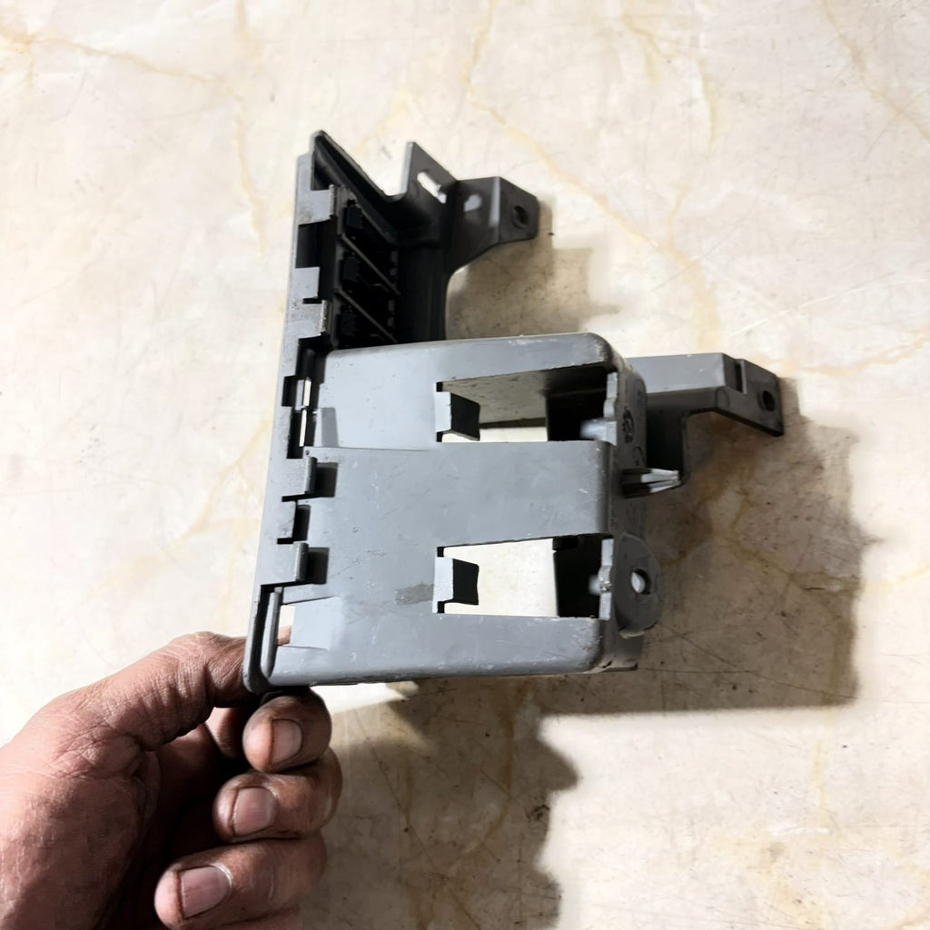 Iveco Daily 2011 O/S Drivers Cup Holder Trim Surround Bracket 3802525, 1038