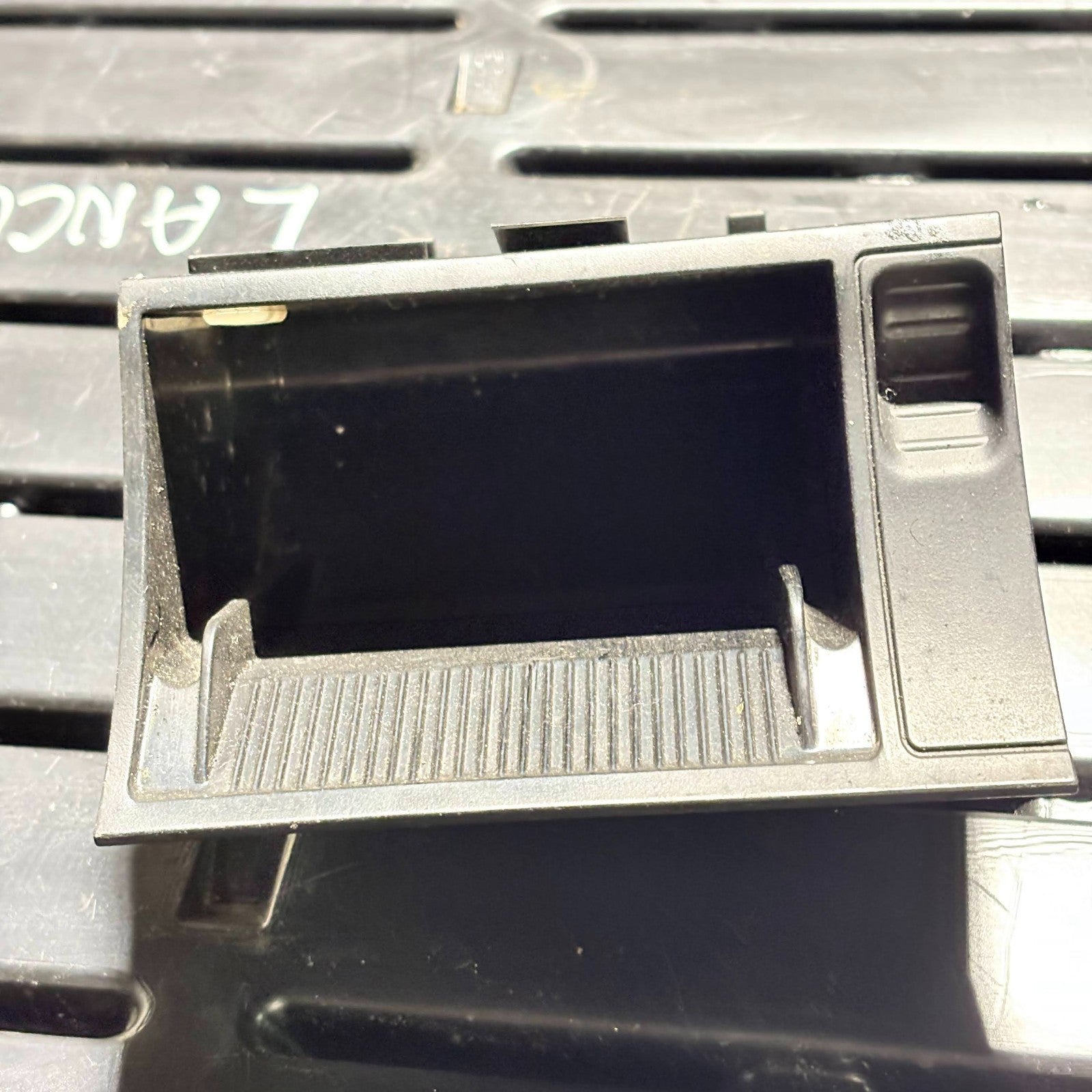 SKODA OCTAVIA MK2 2010 CENTER CONSOLE REAR STORAGE TRAY
