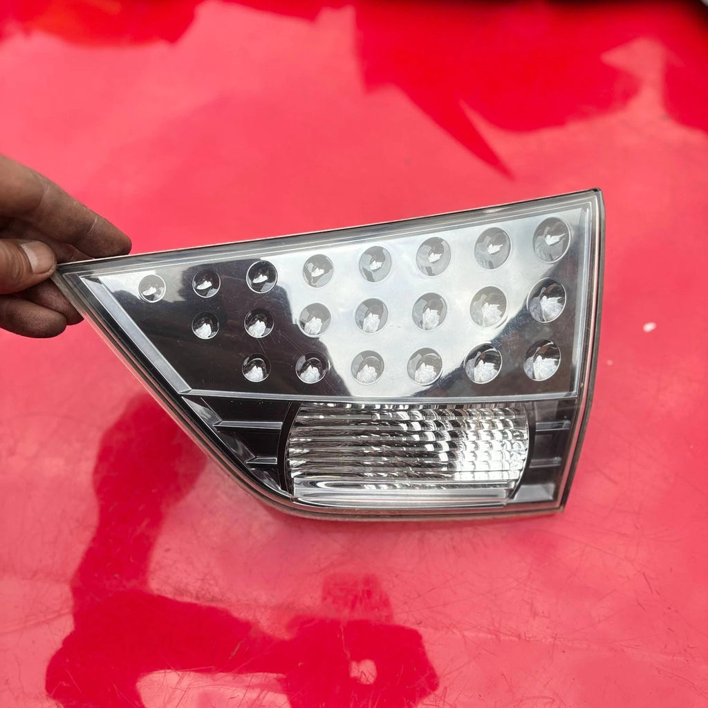 Tailgate Inner Lamp Rear Right for a Mitsubishi Outlander 2008 - CW5W