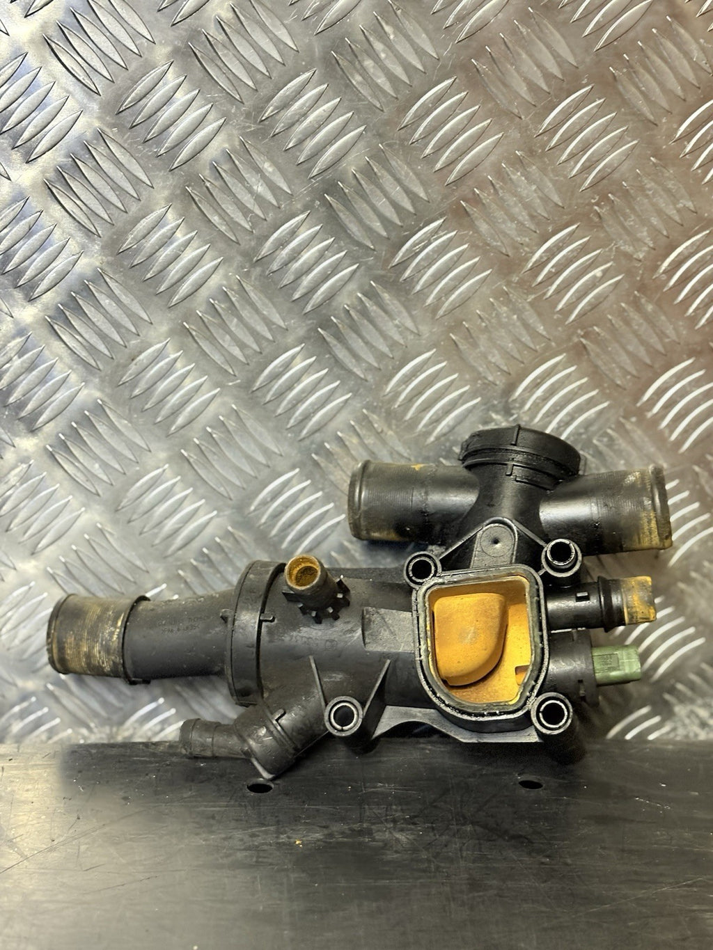 Citroen Dispatch II 2.0 HDi 140 RHR Thermostat Housing 2007-2016