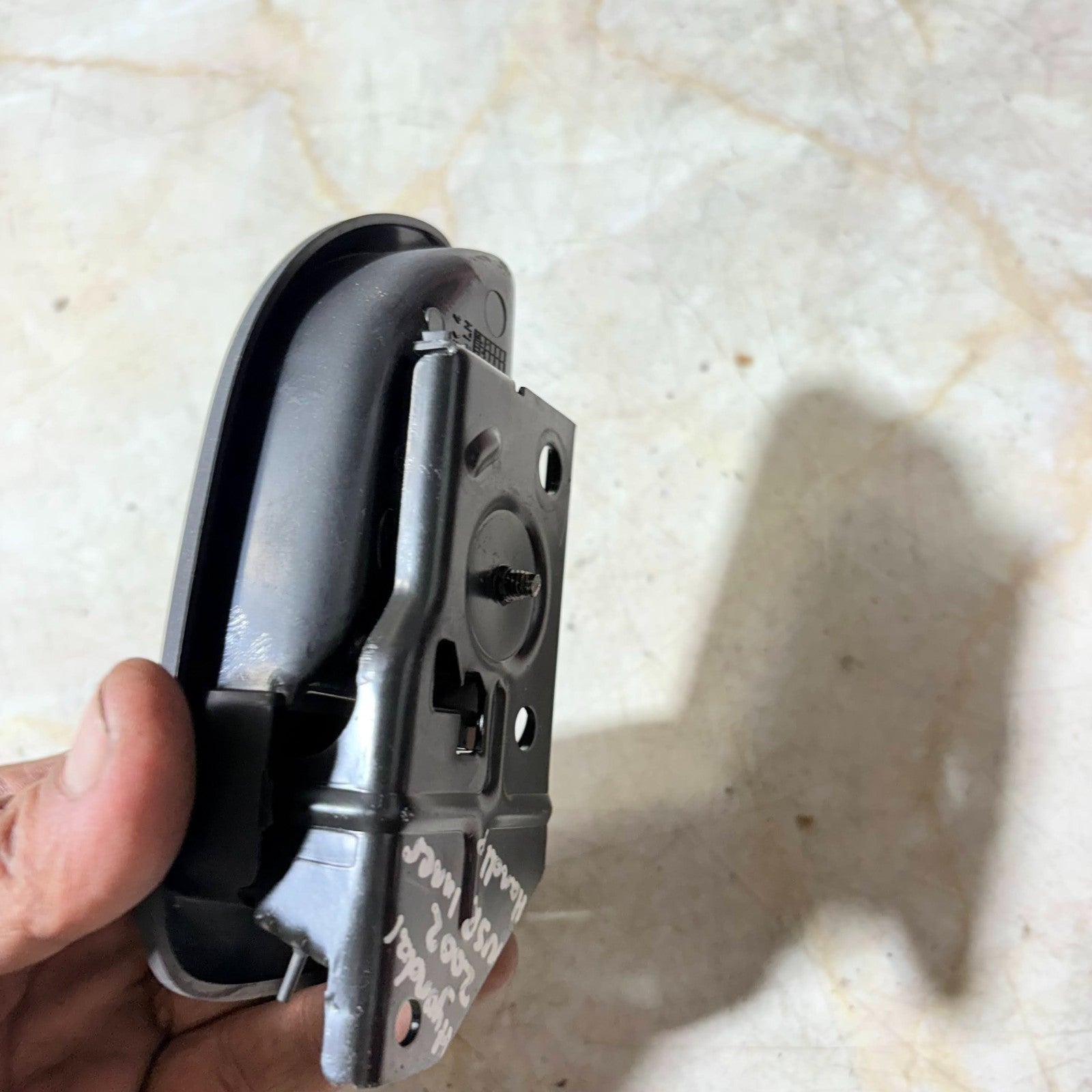 HYUNDAI ACCENT PASSENGER REAR LEFT INNER DOOR HANDLE 2002