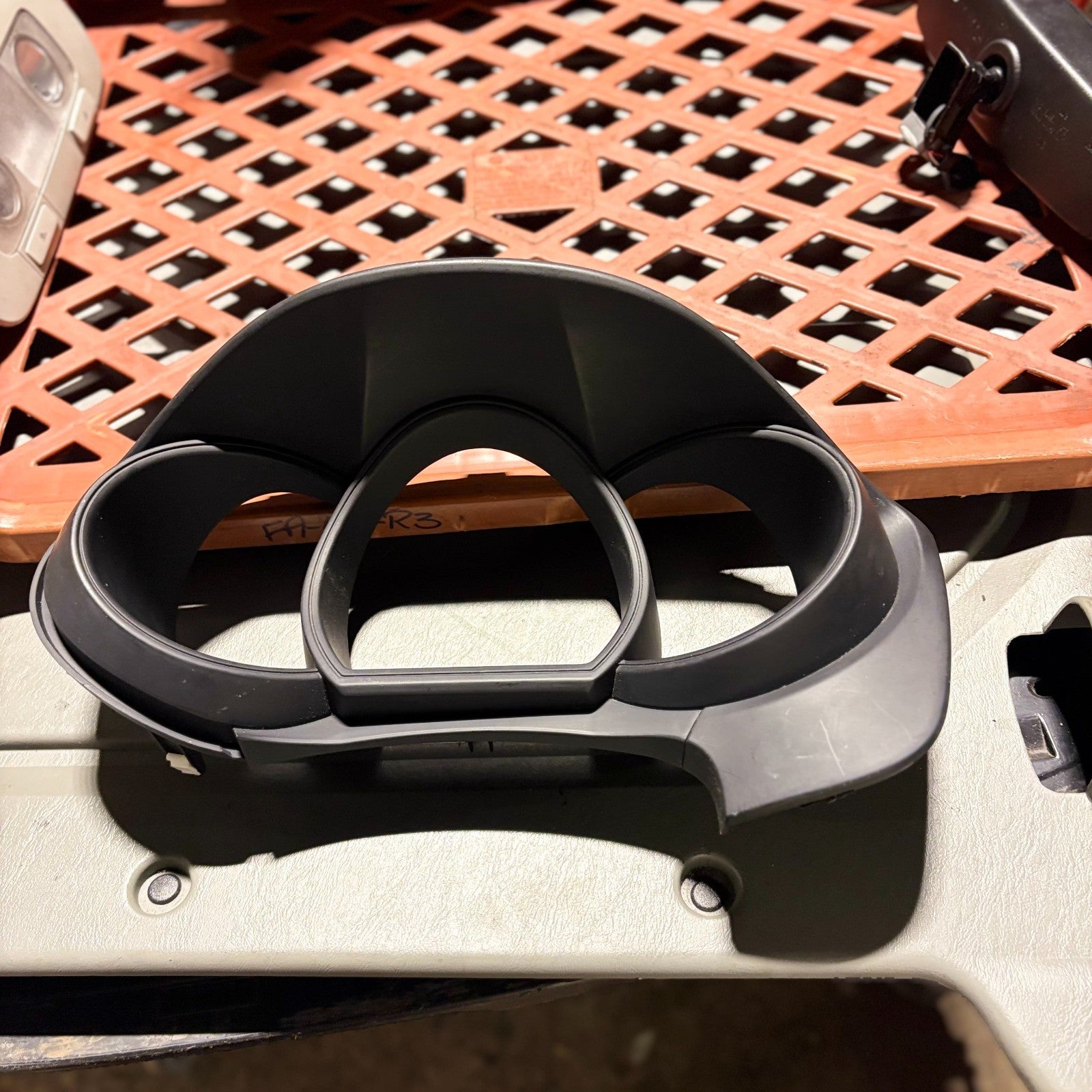KIA RIO MK3 2015 INTERIOR SPEEDO CLOCKS SURROUND PLASTIC TRIM 84832-1W900