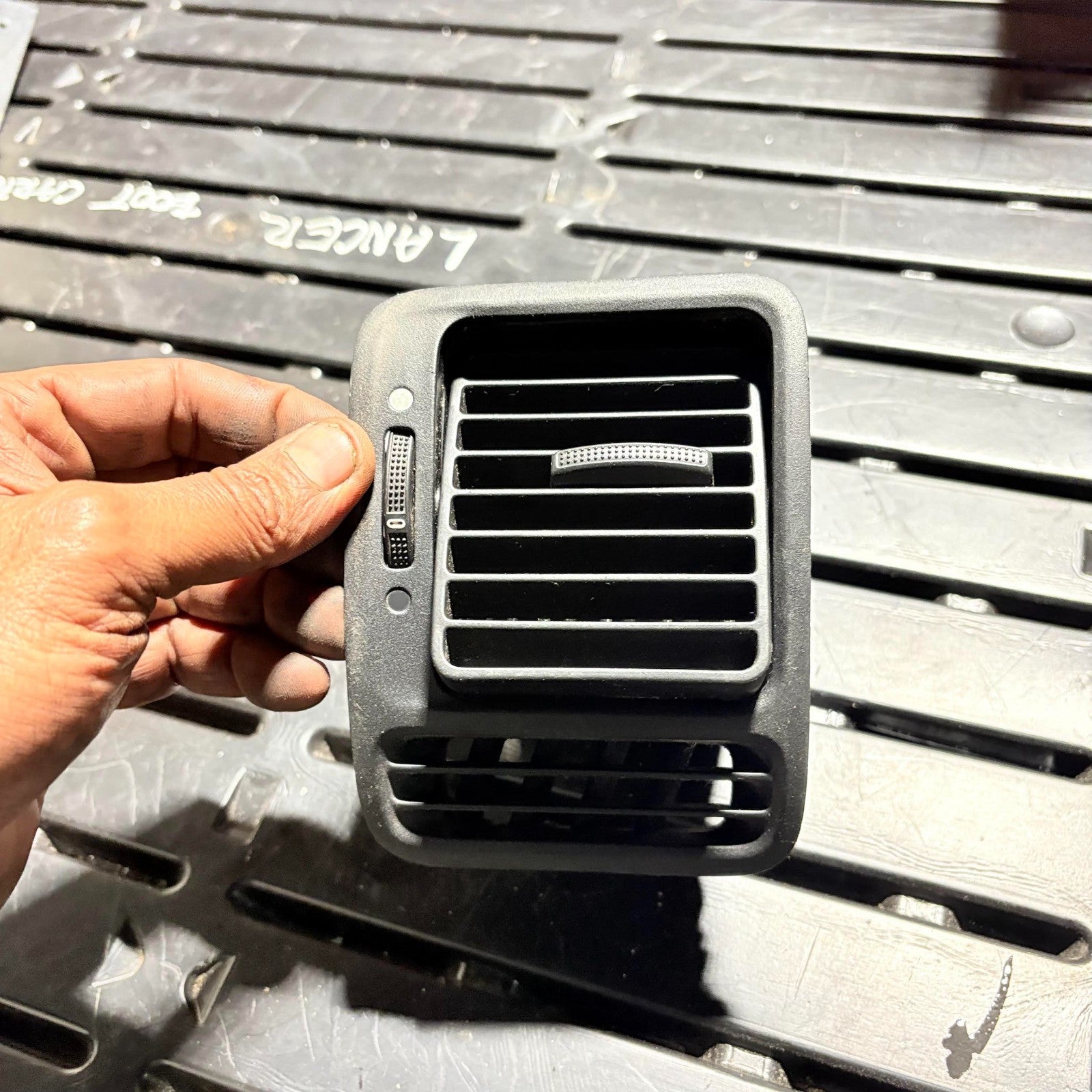 HONDA CRV 2006-2012 FRONT RIGHT DRIVER SIDE DASHBOARD AIR VENT