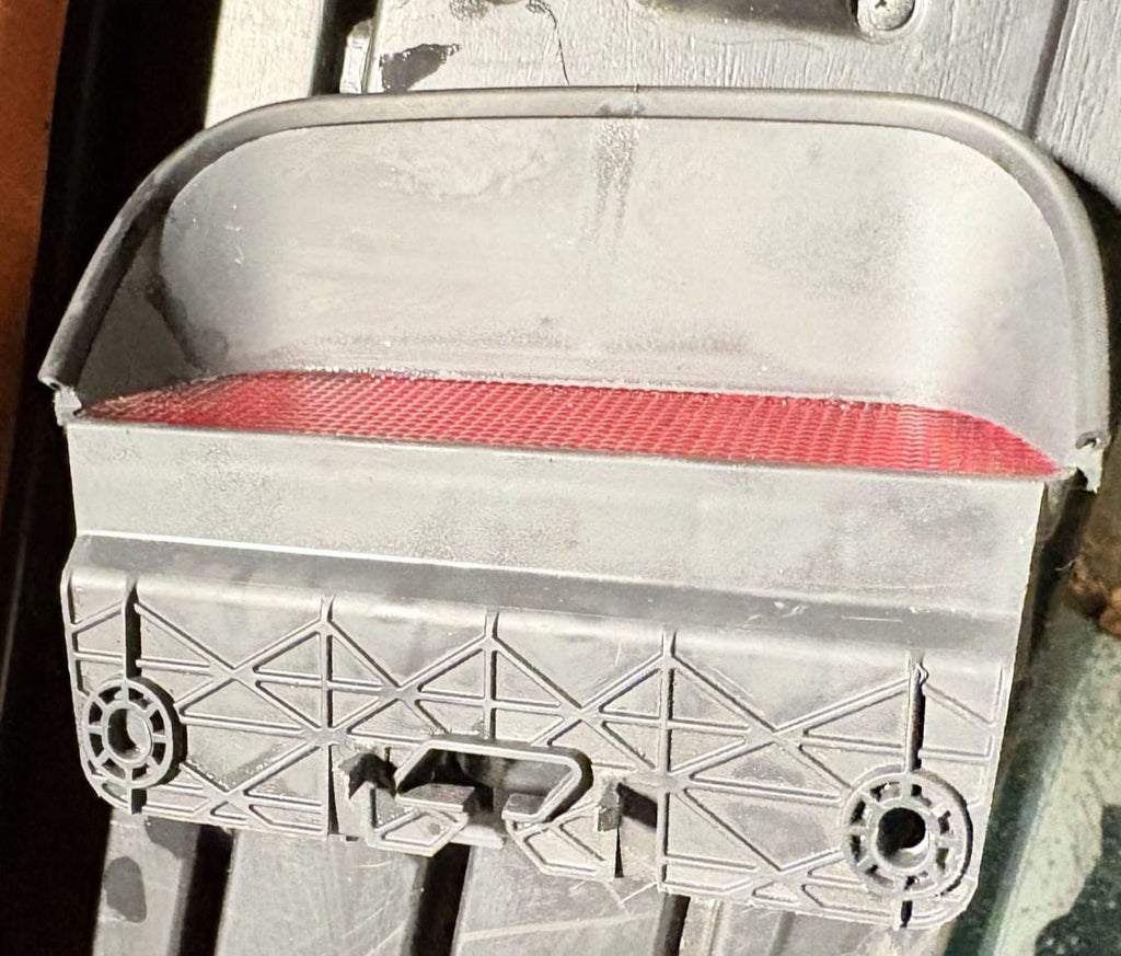 Honda CR-V 2010 Third brake center stop light P6939 LIQ10335