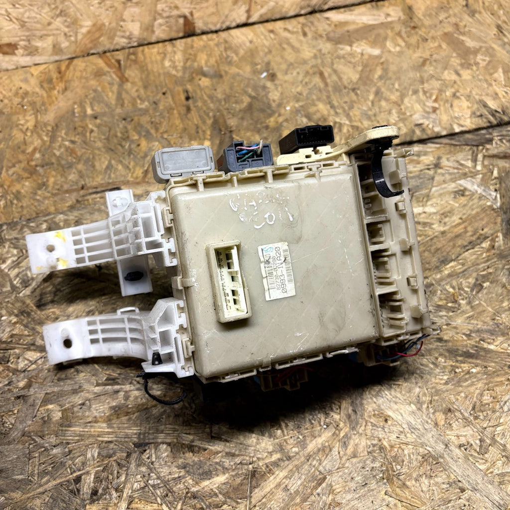 Toyota Yaris 1.3 Petrol 2006-2011 Fuse Box 82730-00290