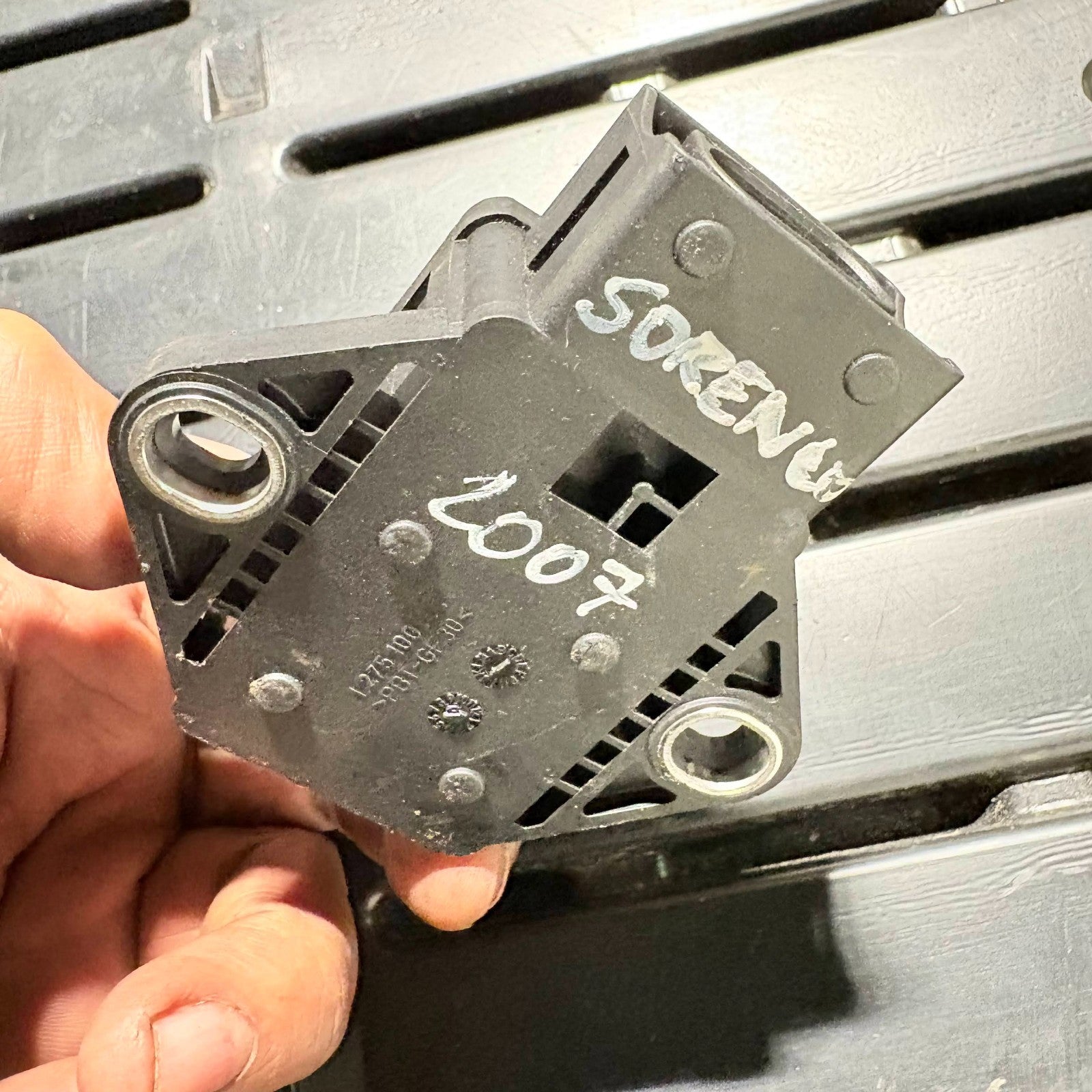 KIA SORENTO MK1 2006-2011 YAW RATE SENSOR 5DR ESTATE 95690-3K000