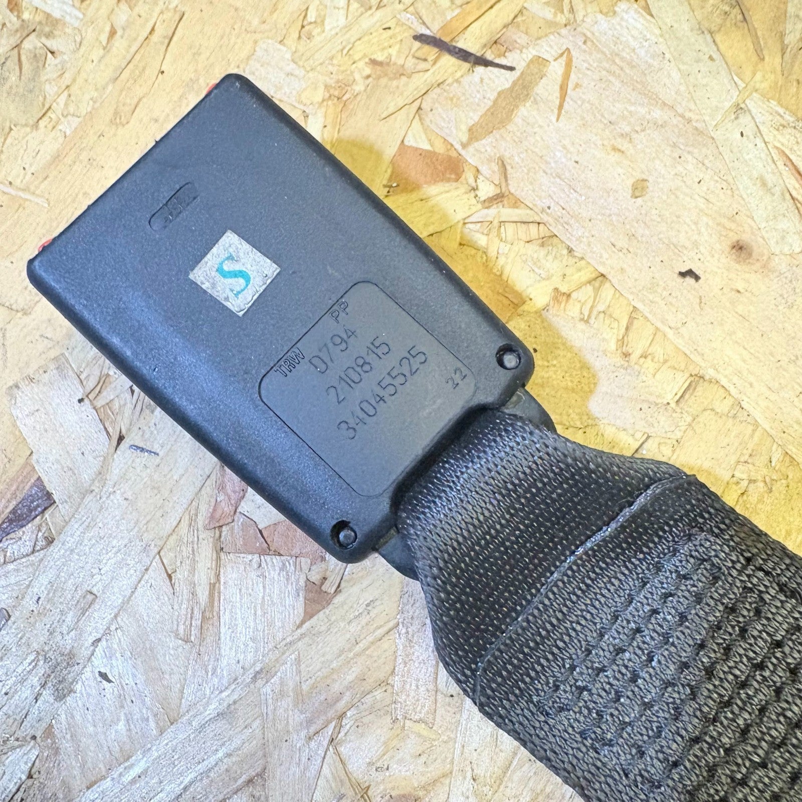 Fiat 500 Mk1 2007-2025 Left Passenger Rear Seat Belt Stalk 34045525
