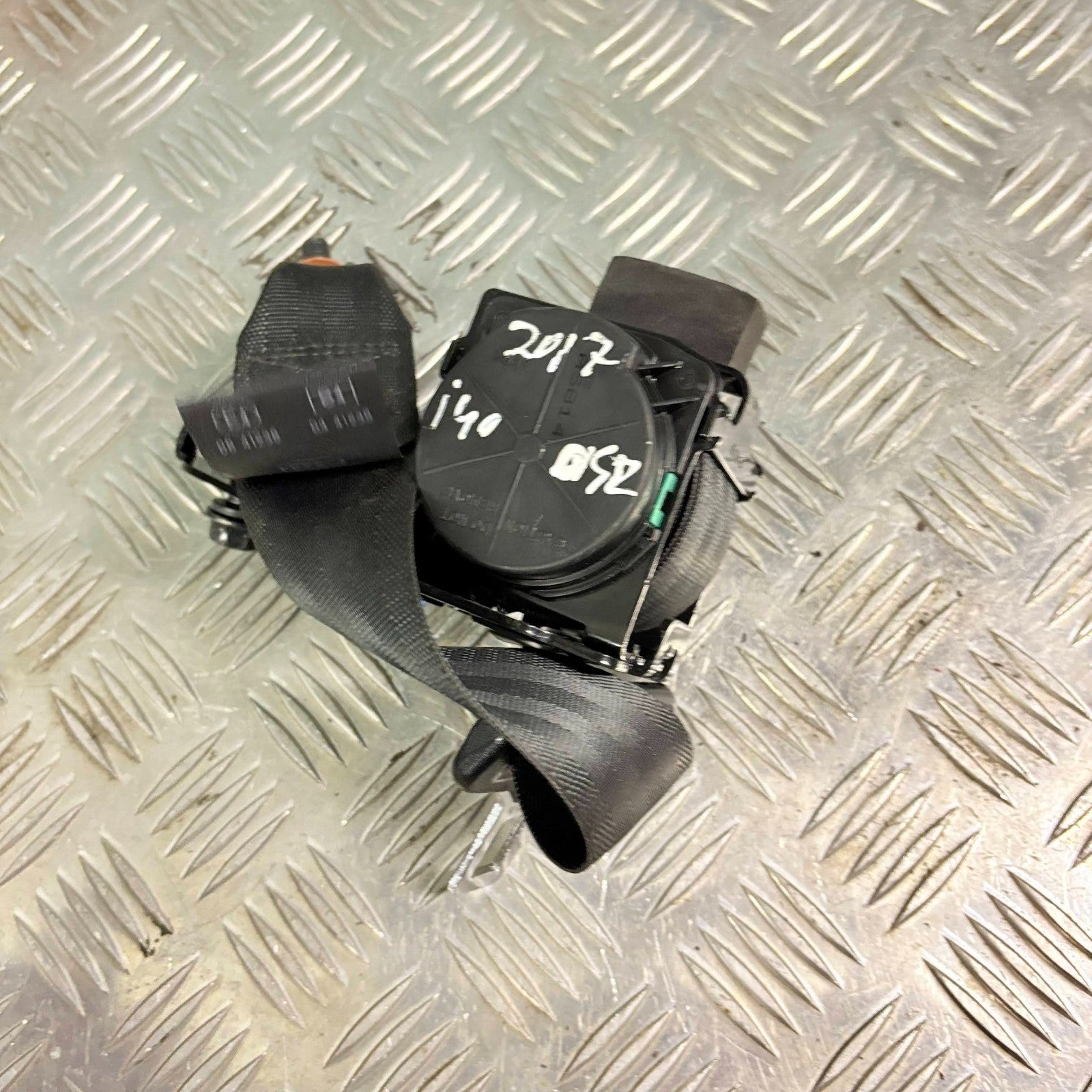 2017 HYUNDAI i40 4DR SALOON REAR RIGHT DRIVER SIDE SEAT BELT 898103Z100RY