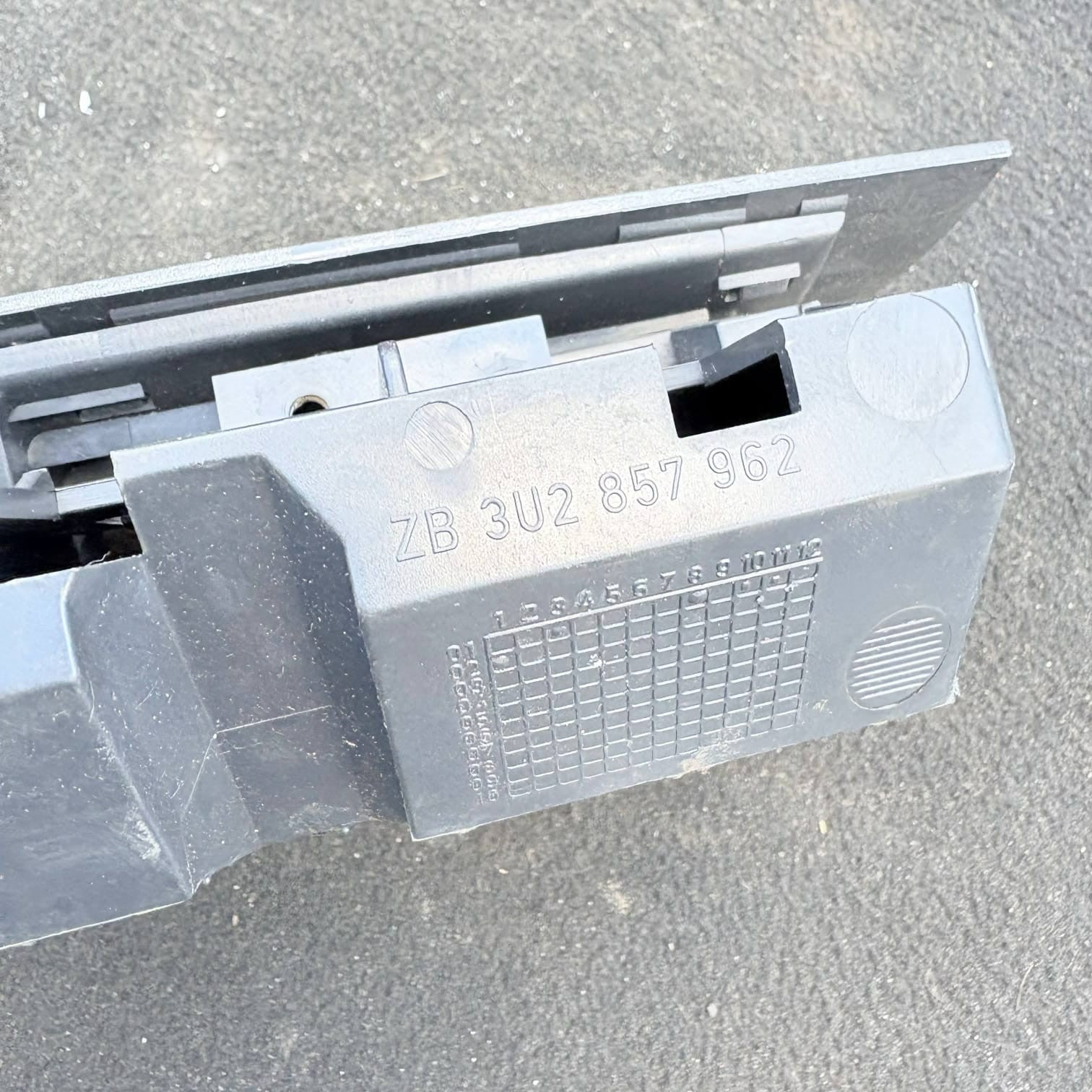 Skoda Superb 3U 2002-2008 Centre Console Ashtray Lid 4G7 3U2857962