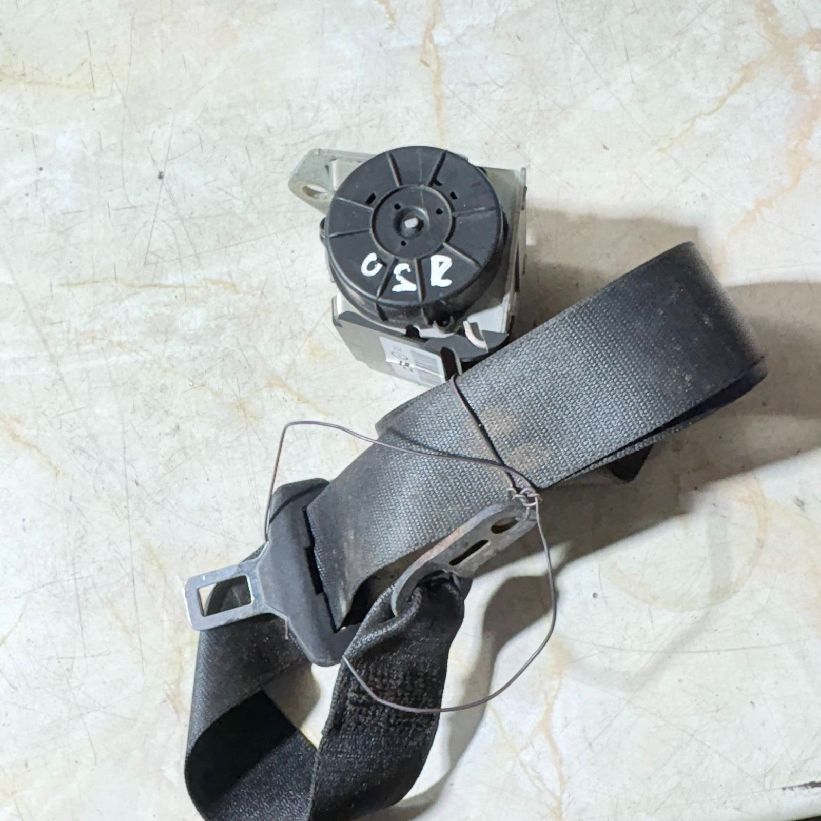 2010 BMW 318D SEAT BELT REAR RIGHT SIDE 607051100D