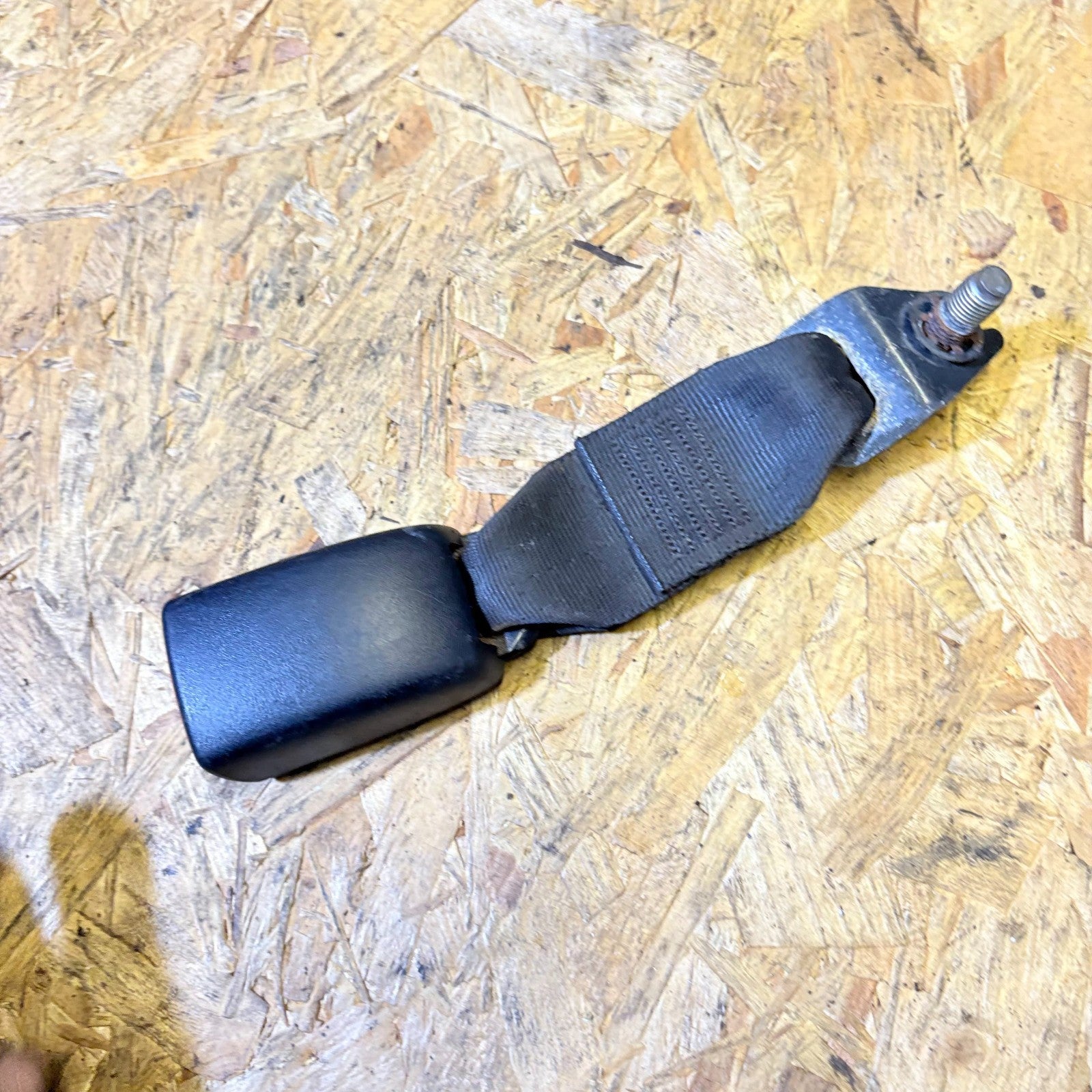 MITSUBISHI LANCER 2007-2016 REAR RIGHT DRIVER SIDE SEAT BELT BUCKLE E034501