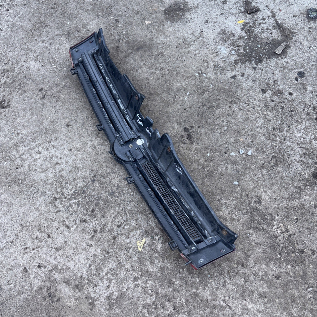 FIAT PANDA Mk2 FRONT BUMPER UPPER GRILL WITH CHROME 735353899 2003-2011